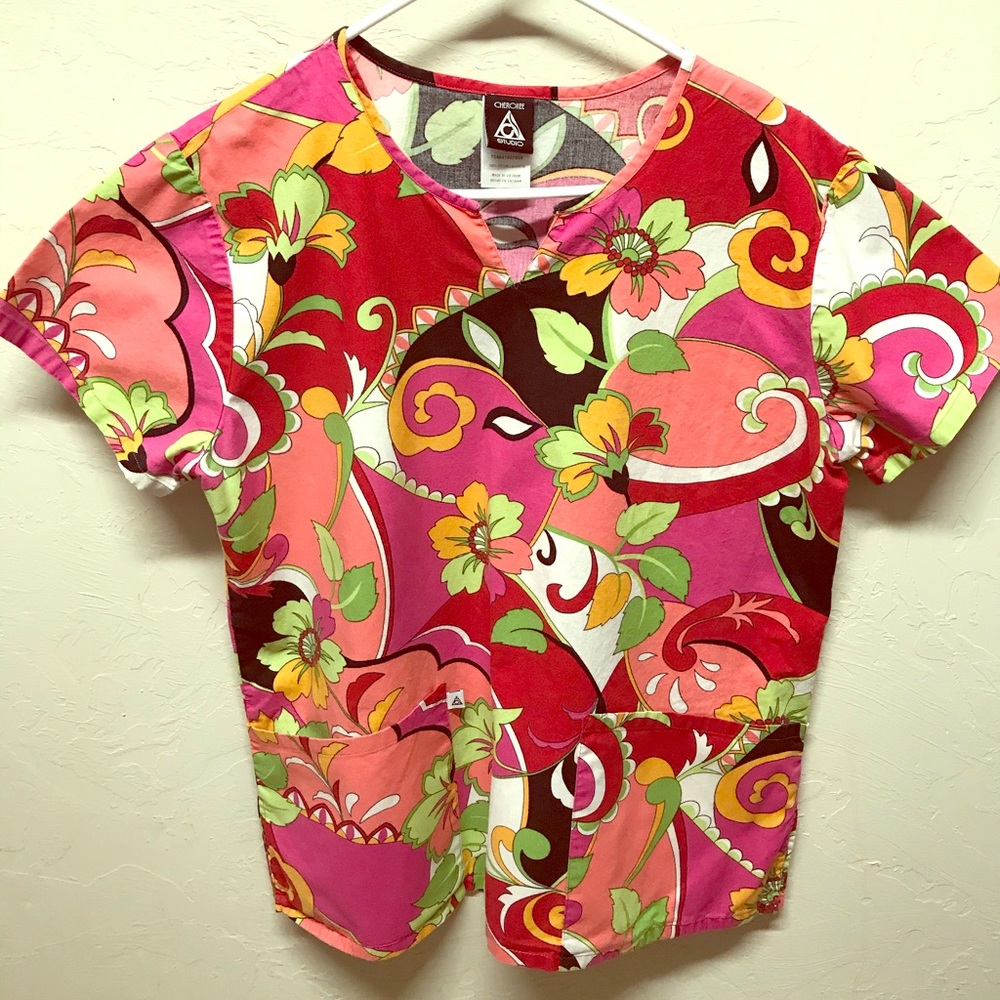 Cute Cherokee scrub top